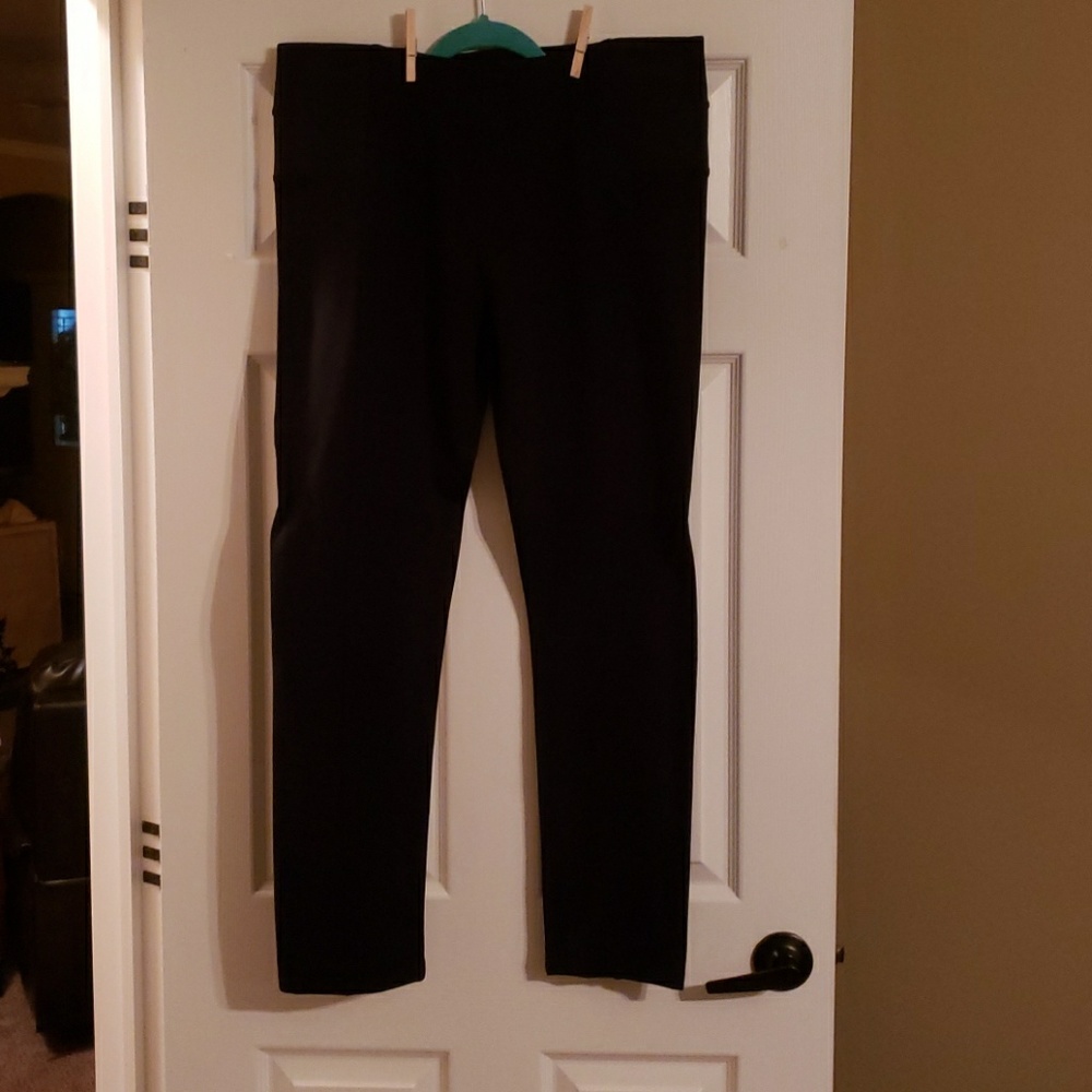 Black riding/skinny pants